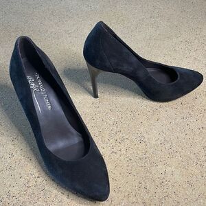 Donald J. Pliner "Edrice" Black Suede Hidden Platform Stiletto Heels sz 7.5